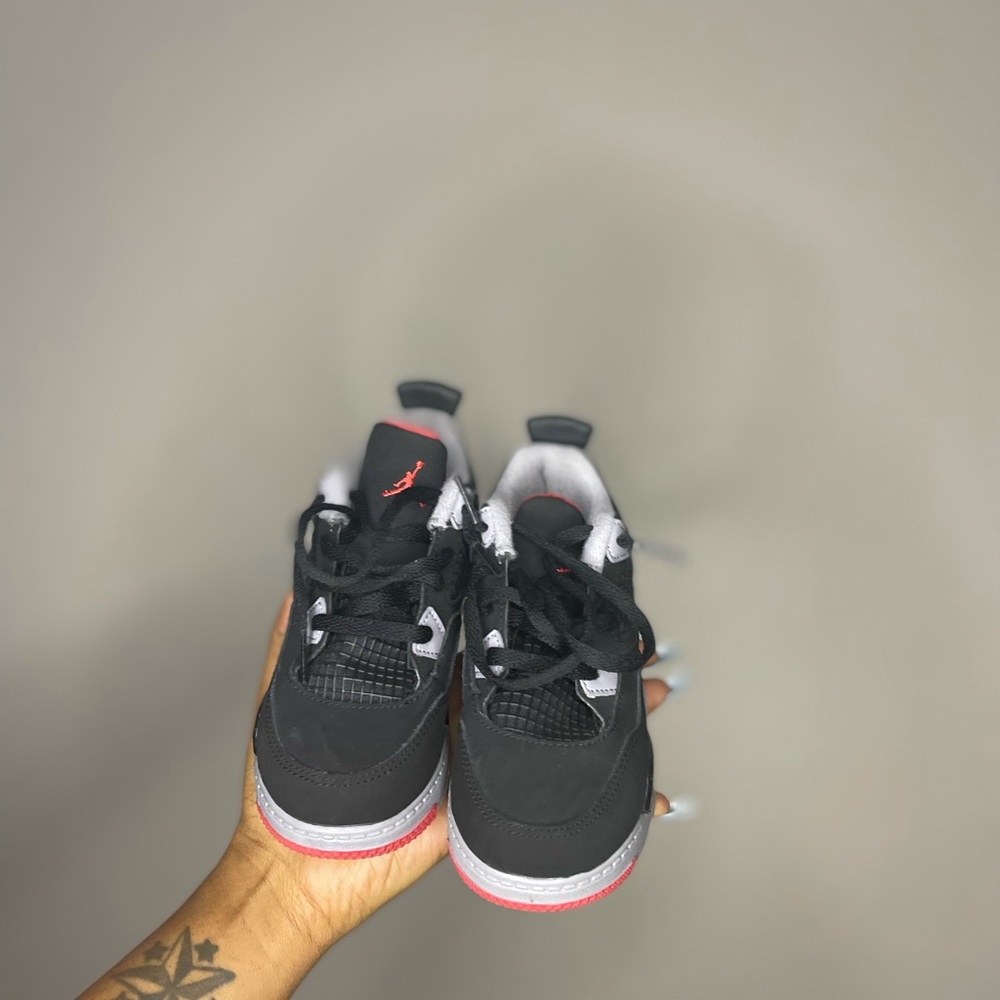 Retro 4 bred. They have a mark up value only worn twice